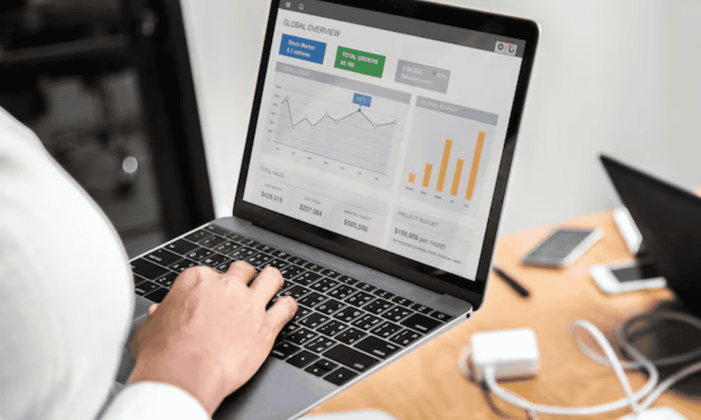 Infographic illustrating business credibility through organic authority, healthy backlink profile with positive reviews, and comprehensive content.